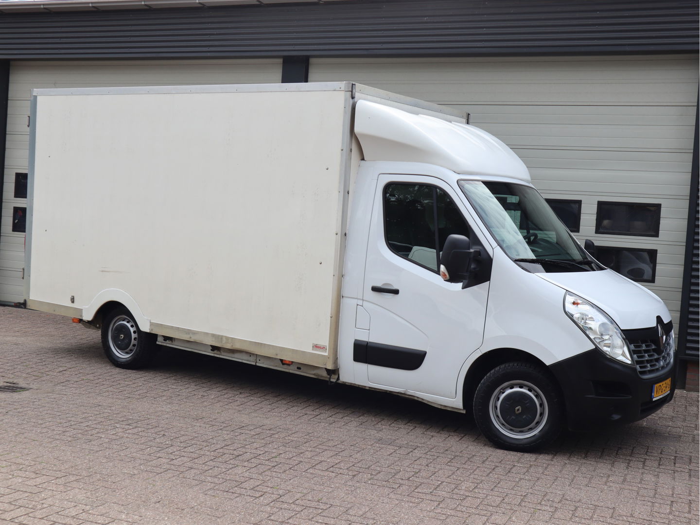 Renault Master T35 2.3 dCi 131pk Euro 6 Bakwagen Lowliner - Cruise - Navi - Airco