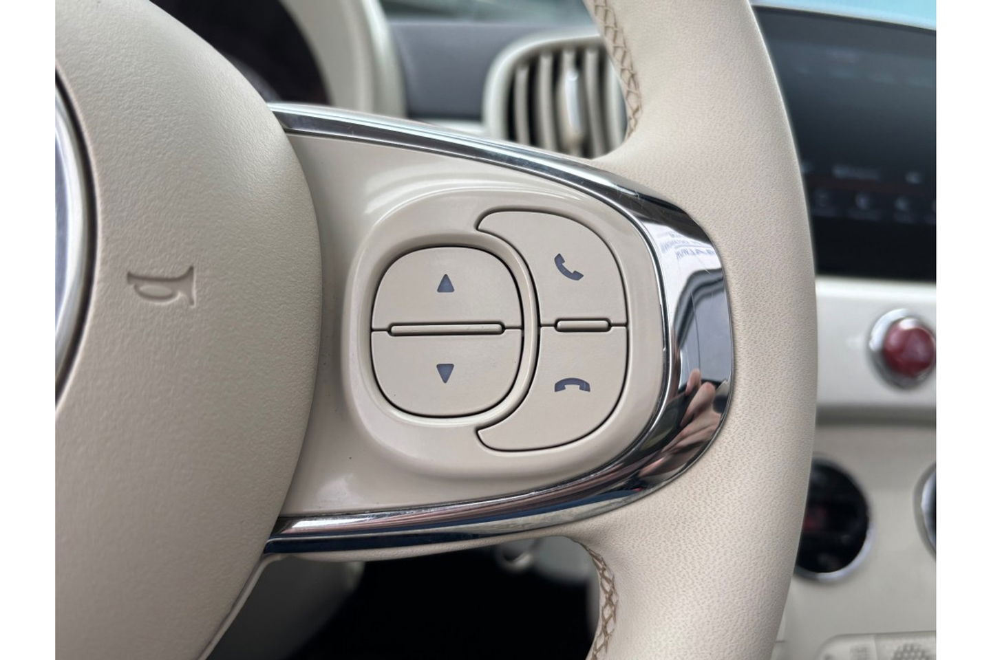 Fiat 500C 1.0 HYBRID DOLCEVITA AIRCO CRUISE PDC CARPLAY.