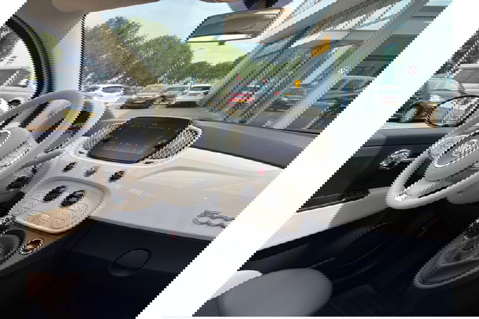Fiat 500C 1.0 HYBRID DOLCEVITA AIRCO CRUISE PDC CARPLAY.