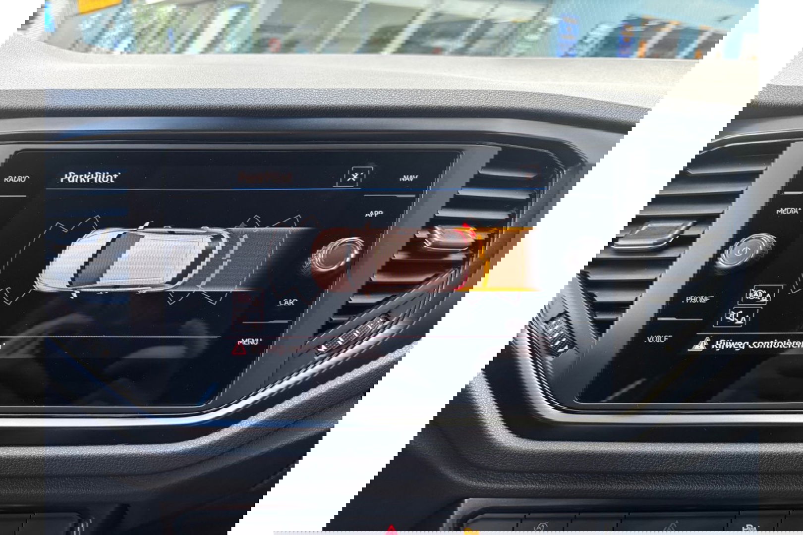 Volkswagen T-Roc 1.0 TSI 115PK STYLE AIRCO NAVI PDC FULLMAP NAVI.