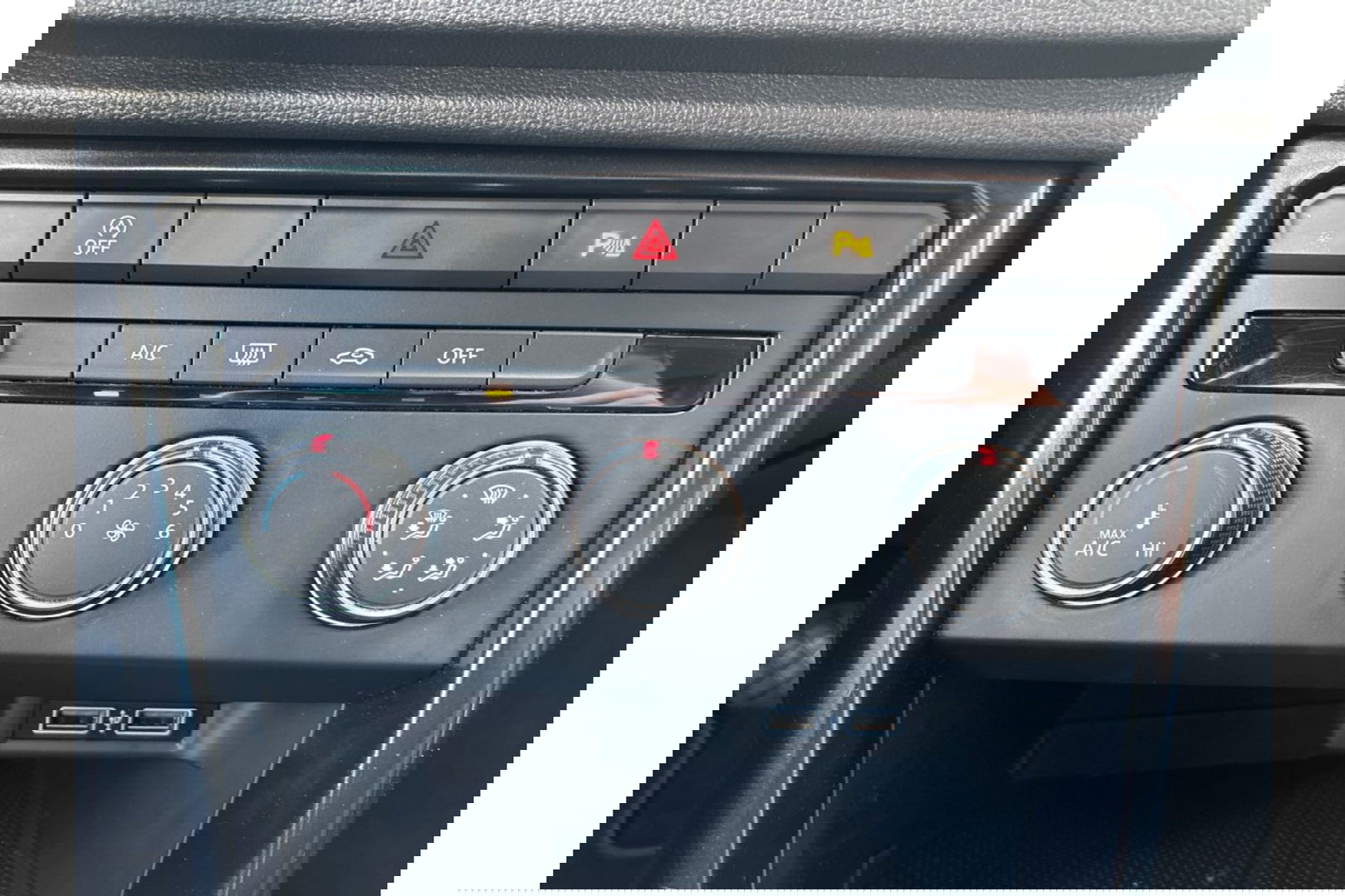 Volkswagen T-Roc 1.0 TSI 115PK STYLE AIRCO NAVI PDC FULLMAP NAVI.