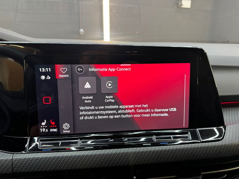 Volkswagen Golf 1.5 eTSI R-Line Business Camera|Keyless|Sfeer