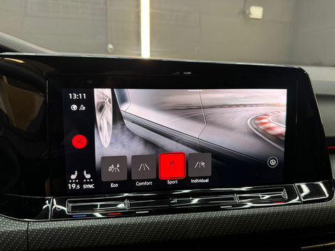 Volkswagen Golf 1.5 eTSI R-Line Business Camera|Keyless|Sfeer