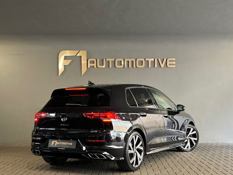 Volkswagen Golf 1.5 eTSI R-Line Business Camera|Keyless|Sfeer