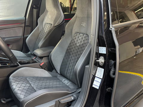 Volkswagen Golf 1.5 eTSI R-Line Business Camera|Keyless|Sfeer