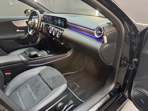 Mercedes-Benz A-Klasse 250 e AMG Pano|Memory|Burmester|Sfeer
