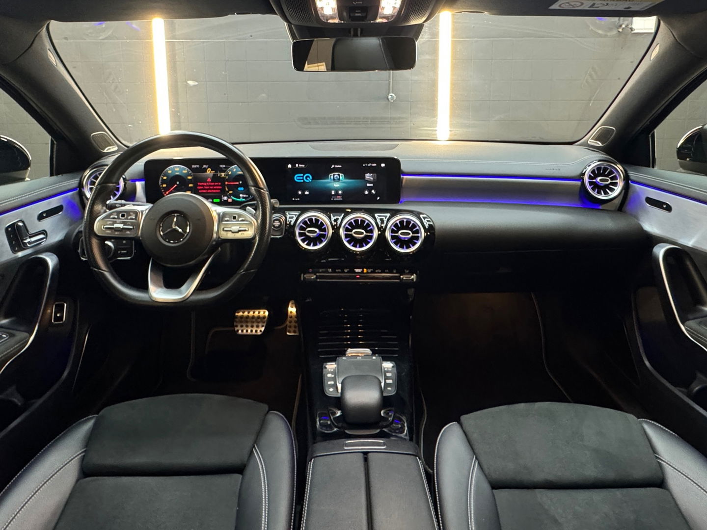 Mercedes-Benz A-Klasse 250 e AMG Pano|Memory|Burmester|Sfeer