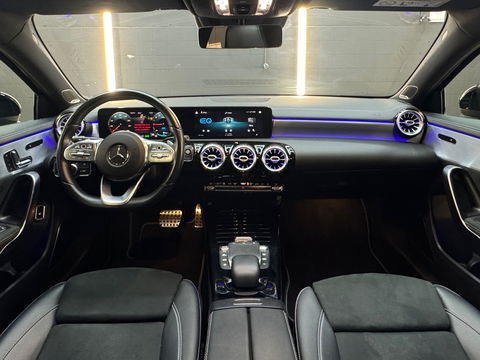 Mercedes-Benz A-Klasse 250 e AMG Pano|Memory|Burmester|Sfeer