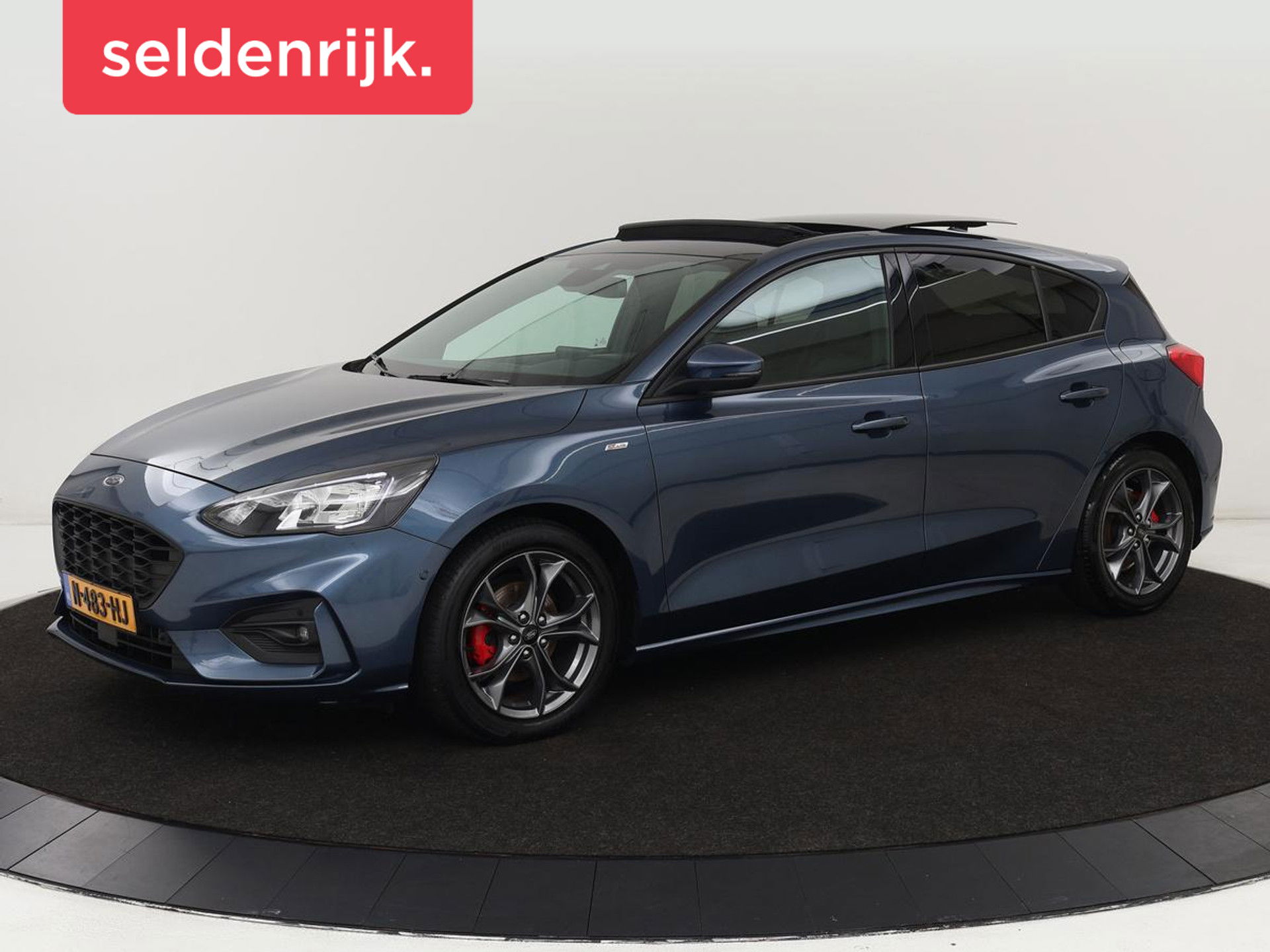 Ford Focus 1.0 EcoBoost Hybrid ST Line X | Panoramadak | Head-Up | Stoel & stuurverwarming | Camera | Navigatie | Full LED | Keyless | Digital Cockpit