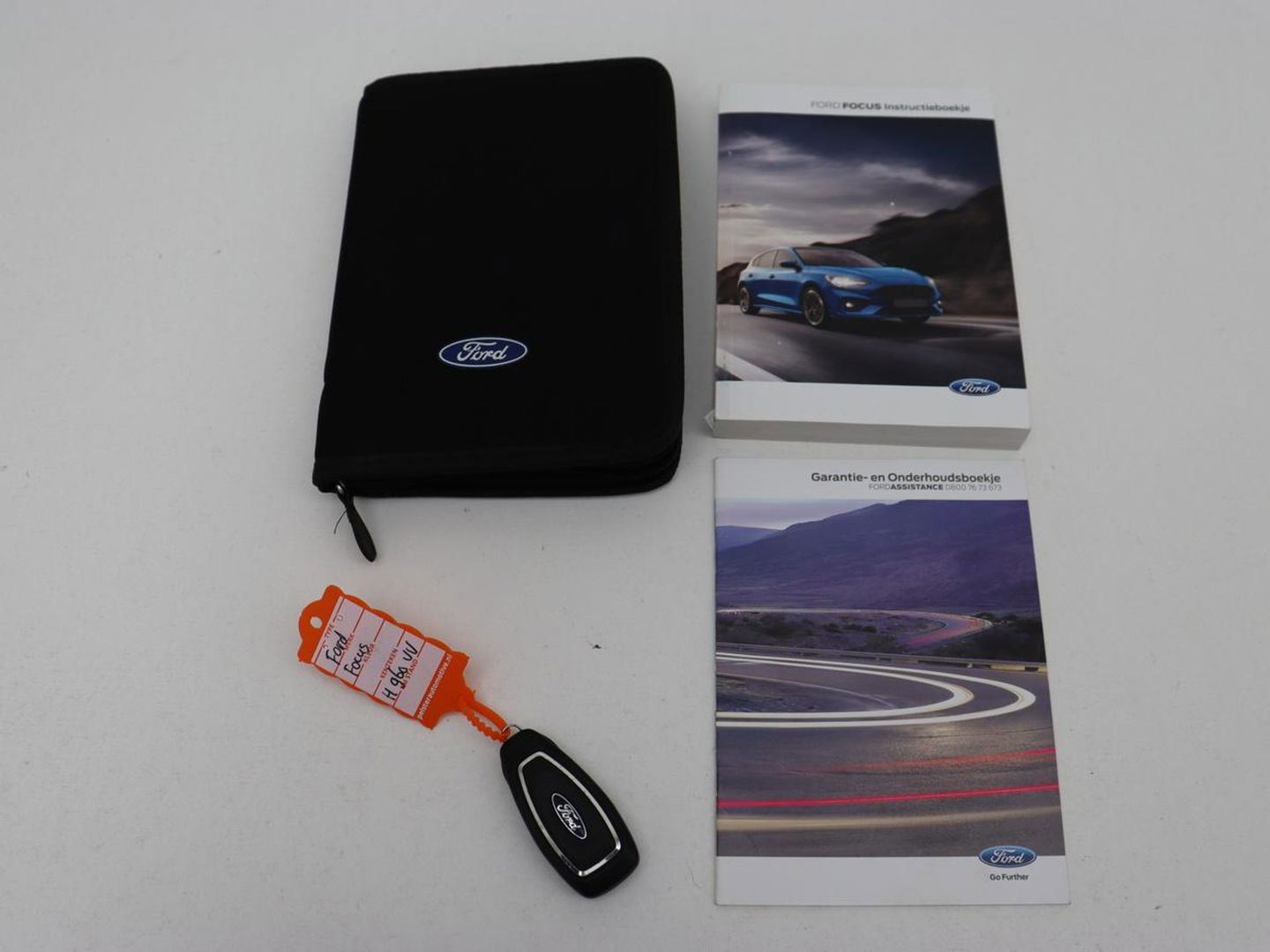 Ford Focus 1.0 EcoBoost Titanium | Adaptive cruise | Carplay | Navigatie | Keyless | Full LED | Climate control | Getint glas | Parkeerhulp