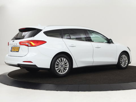 Ford Focus 1.0 EcoBoost Titanium | Adaptive cruise | Carplay | Navigatie | Keyless | Full LED | Climate control | Getint glas | Parkeerhulp