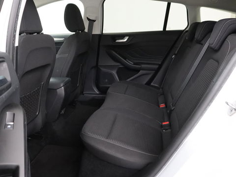 Ford Focus 1.0 EcoBoost Titanium | Adaptive cruise | Carplay | Navigatie | Keyless | Full LED | Climate control | Getint glas | Parkeerhulp