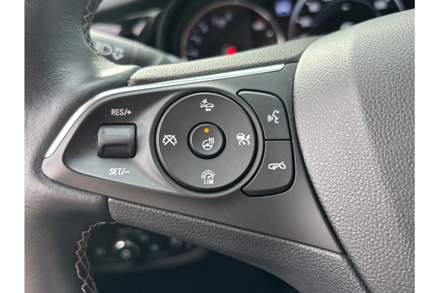 Opel Insignia 1.5 TURBO BUSINESS EXECUTIVE AUTOMAAT AIRCO-ECC NAVI PDC.