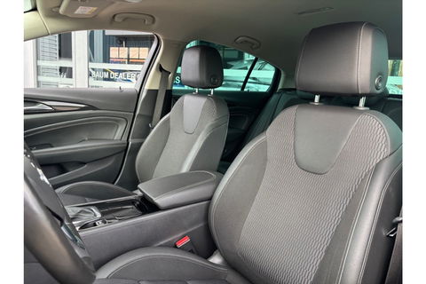 Opel Insignia 1.5 TURBO BUSINESS EXECUTIVE AUTOMAAT AIRCO-ECC NAVI PDC.