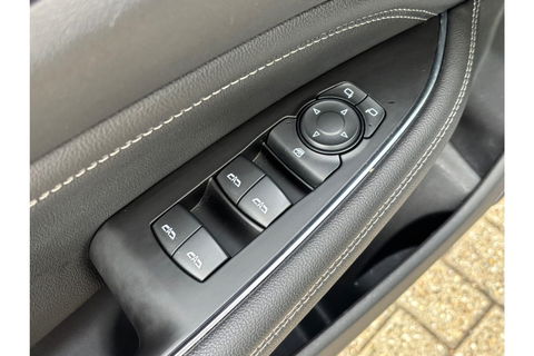 Opel Insignia 1.5 TURBO BUSINESS EXECUTIVE AUTOMAAT AIRCO-ECC NAVI PDC.