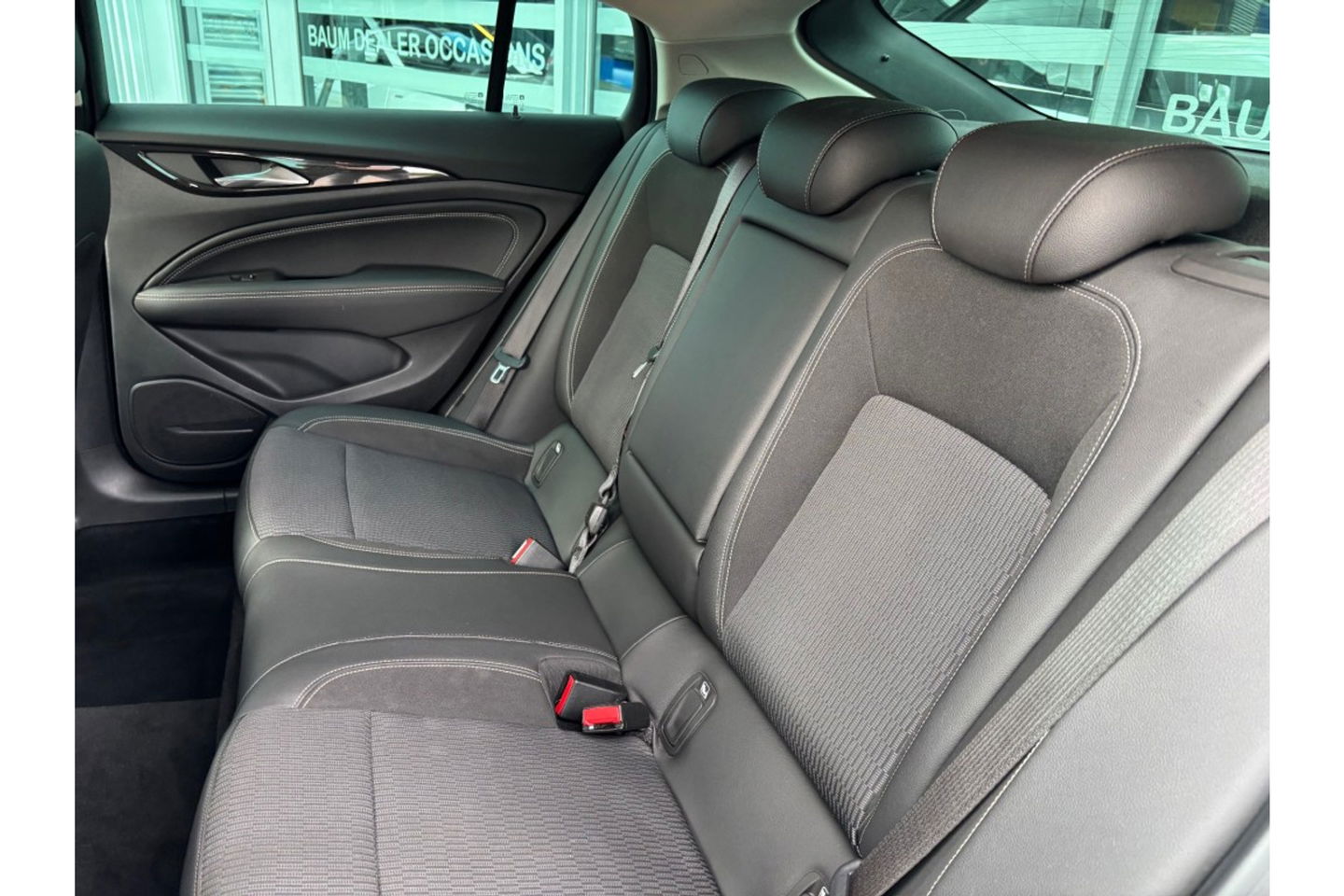 Opel Insignia 1.5 TURBO BUSINESS EXECUTIVE AUTOMAAT AIRCO-ECC NAVI PDC.