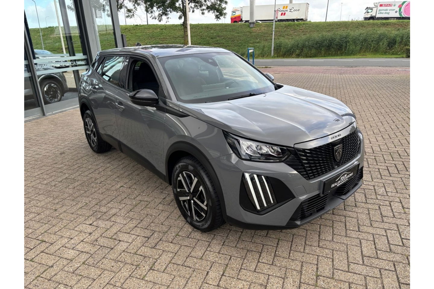 Peugeot 2008 1.2 PURETECH STYLE AIRCO NAVI WIDESCREEN PDC-CAMERA.