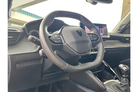 Peugeot 2008 1.2 PURETECH STYLE AIRCO NAVI WIDESCREEN PDC-CAMERA.