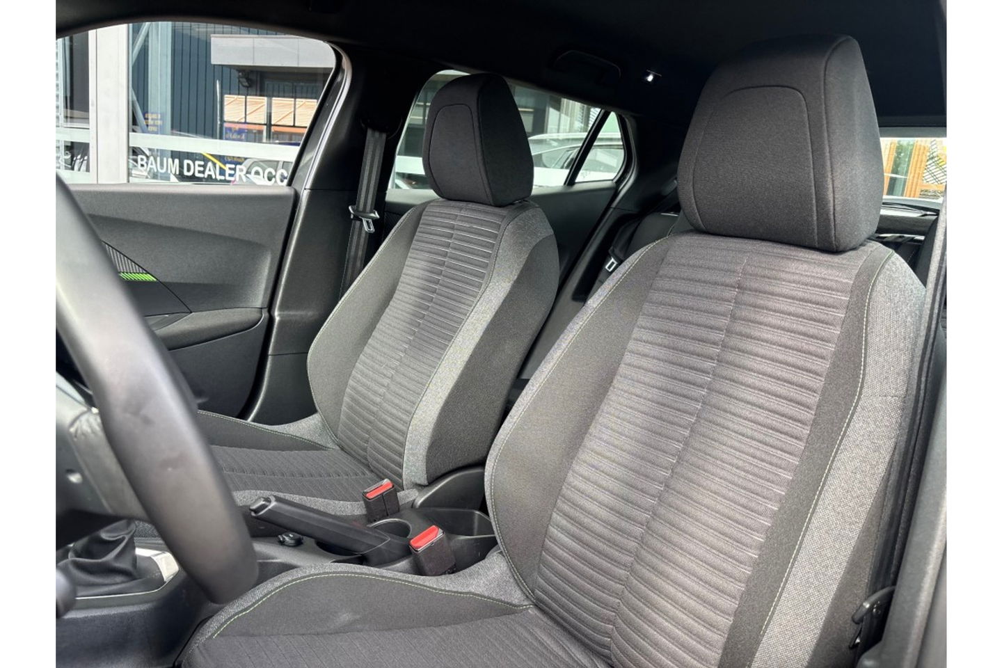 Peugeot 2008 1.2 PURETECH STYLE AIRCO NAVI WIDESCREEN PDC-CAMERA.