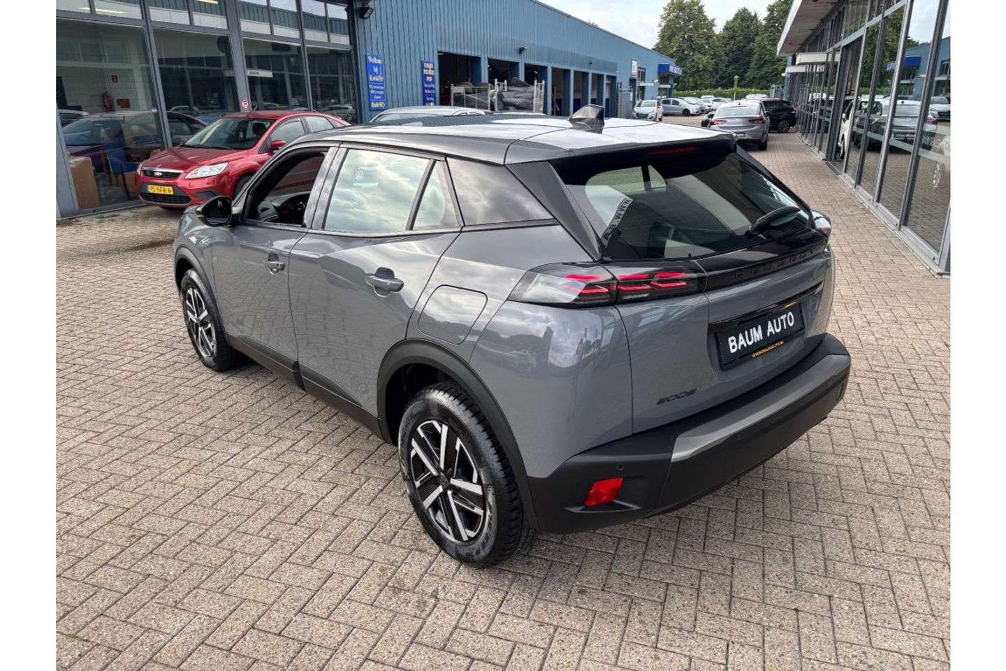 Peugeot 2008 1.2 PURETECH STYLE AIRCO NAVI WIDESCREEN PDC-CAMERA.
