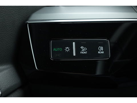 Audi e-tron e-tron 55 quattro advanced 95 kWh | Luchtvering | Adapt. Cruise | Voorstoelen Elek. | Camera