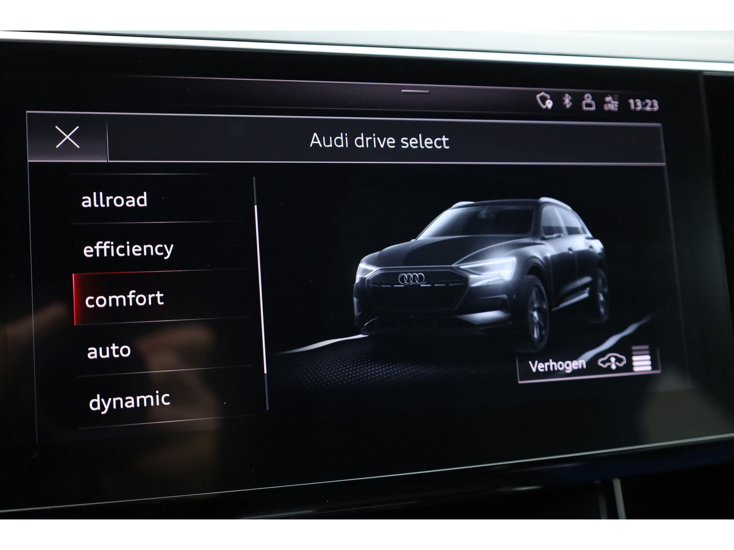 Audi e-tron e-tron 55 quattro advanced 95 kWh | Luchtvering | Adapt. Cruise | Voorstoelen Elek. | Camera