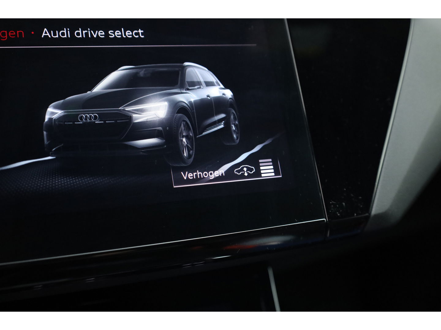 Audi e-tron e-tron 55 quattro advanced 95 kWh | Luchtvering | Adapt. Cruise | Voorstoelen Elek. | Camera