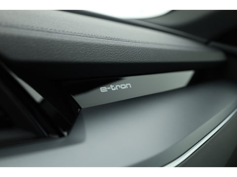 Audi e-tron e-tron 55 quattro advanced 95 kWh | Luchtvering | Adapt. Cruise | Voorstoelen Elek. | Camera