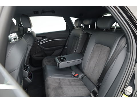Audi e-tron e-tron 55 quattro advanced 95 kWh | Luchtvering | Adapt. Cruise | Voorstoelen Elek. | Camera