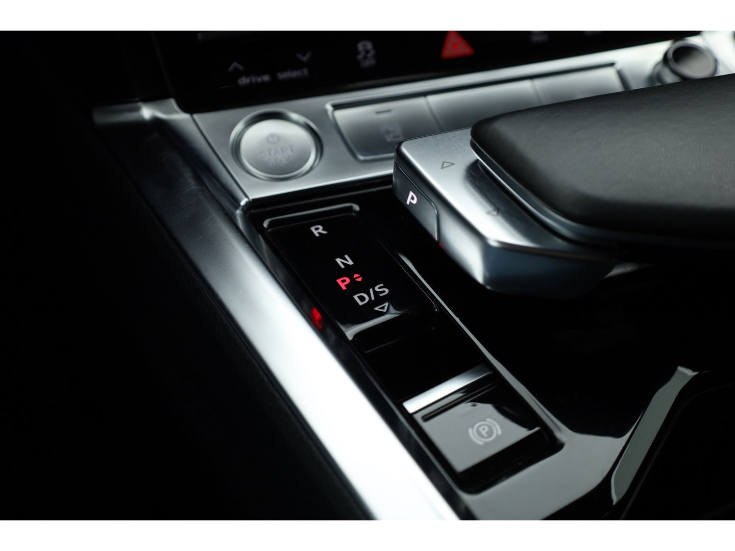Audi e-tron e-tron 55 quattro advanced 95 kWh | Luchtvering | Adapt. Cruise | Voorstoelen Elek. | Camera