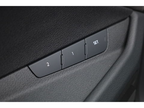 Audi e-tron e-tron 55 quattro advanced 95 kWh | Luchtvering | Adapt. Cruise | Voorstoelen Elek. | Camera