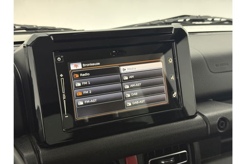 Suzuki Jimny 1.5 Style 4x4 AWD 4 Persoons Bullbar Clima Cruise Navi 15"LMV Stoelverwarming