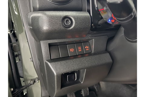 Suzuki Jimny 1.5 Style 4x4 AWD 4 Persoons Bullbar Clima Cruise Navi 15"LMV Stoelverwarming