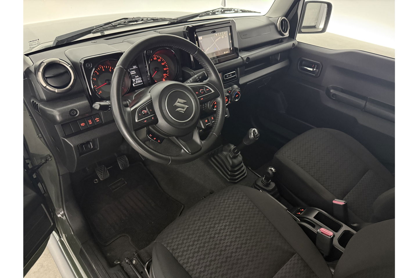 Suzuki Jimny 1.5 Style 4x4 AWD 4 Persoons Bullbar Clima Cruise Navi 15"LMV Stoelverwarming