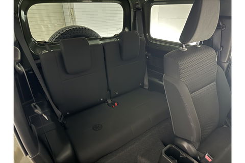 Suzuki Jimny 1.5 Style 4x4 AWD 4 Persoons Bullbar Clima Cruise Navi 15"LMV Stoelverwarming