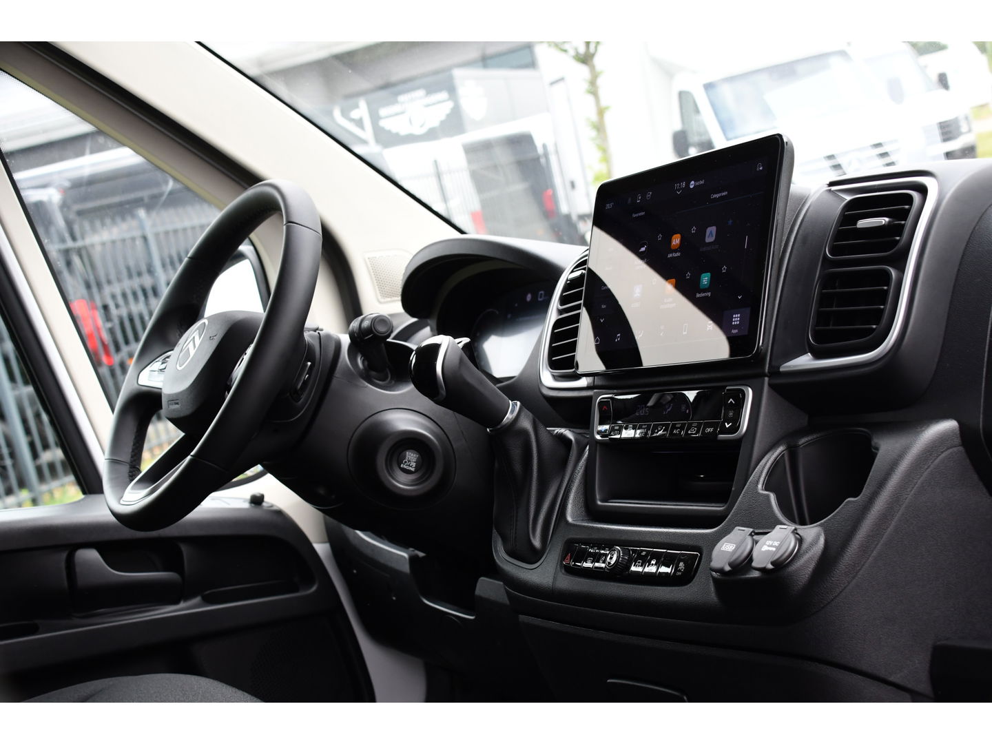Citroën Jumper 2.2 BlueHDi 140 L2H2 3.5t Virtual, Camera, Adaptieve Cruise, 140pk, Carplay, LED, Multimedia, Automaat, NIEUW MODEL!