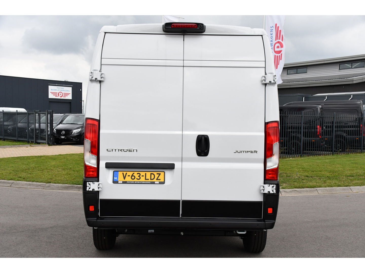 Citroën Jumper 2.2 BlueHDi 140 L2H2 3.5t Virtual, Camera, Adaptieve Cruise, 140pk, Carplay, LED, Multimedia, Automaat, NIEUW MODEL!