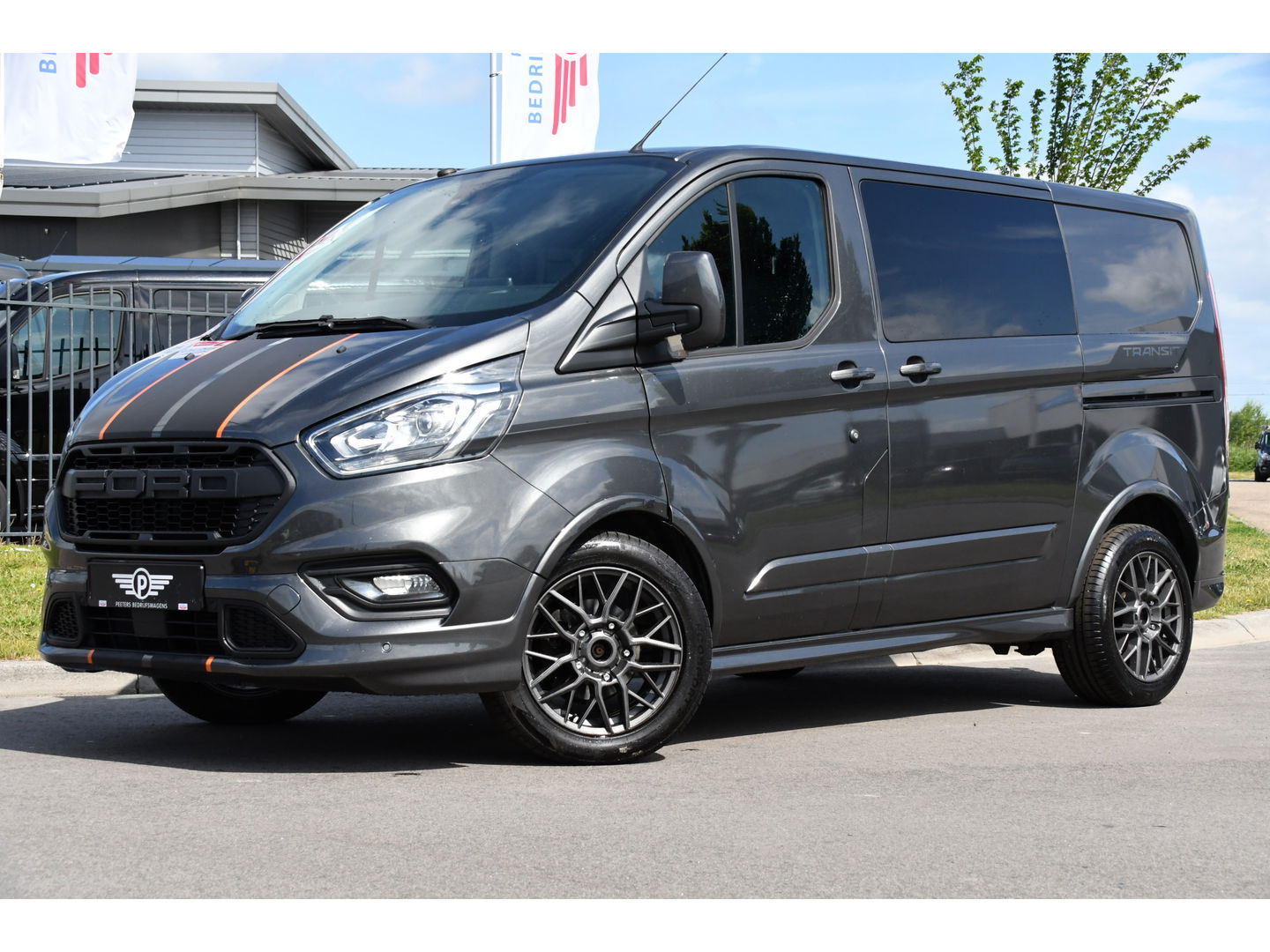 Ford Transit Custom 2.0 TDCI L1H1 Sport DC Camera, Cruise, Carplay, 170PK, Automaat, LED, 2 x Schuifdeur, Trekhaak, Leder, Uniek!