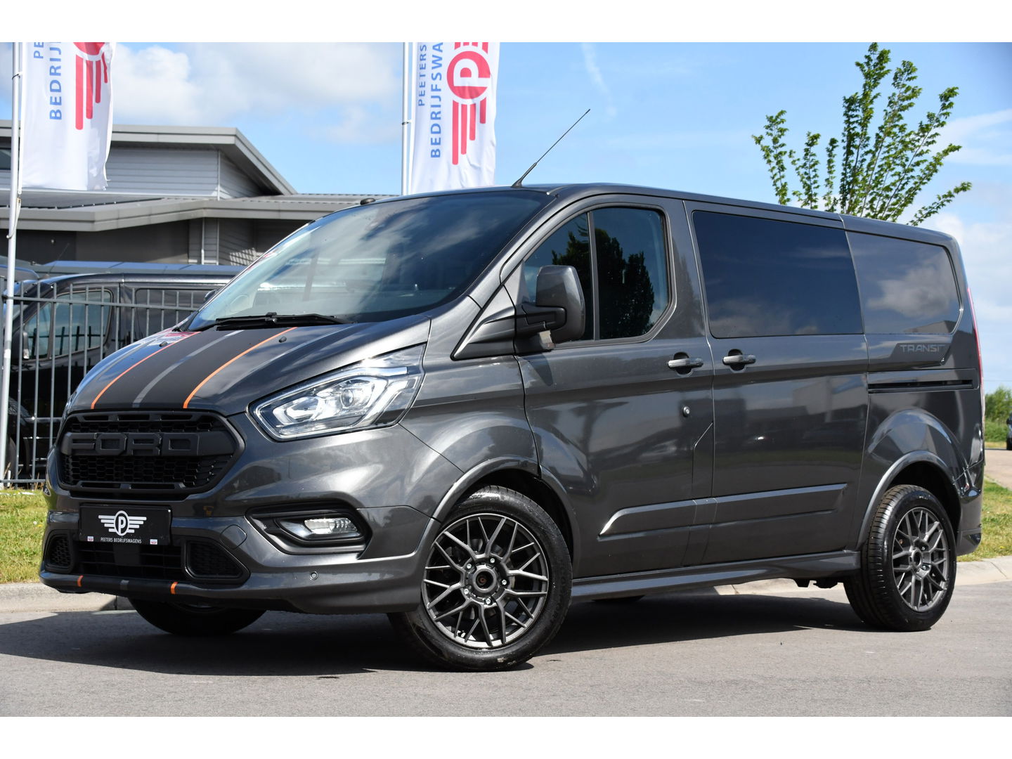 Ford Transit Custom 2.0 TDCI L1H1 Sport DC Camera, Cruise, Carplay, 170PK, Automaat, LED, 2 x Schuifdeur, Trekhaak, Leder, Uniek!