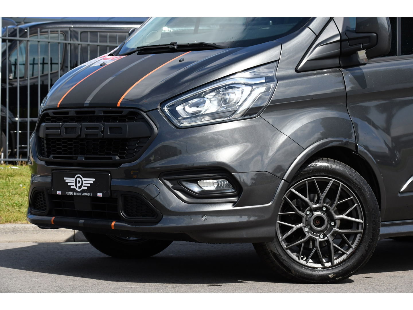 Ford Transit Custom 2.0 TDCI L1H1 Sport DC Camera, Cruise, Carplay, 170PK, Automaat, LED, 2 x Schuifdeur, Trekhaak, Leder, Uniek!