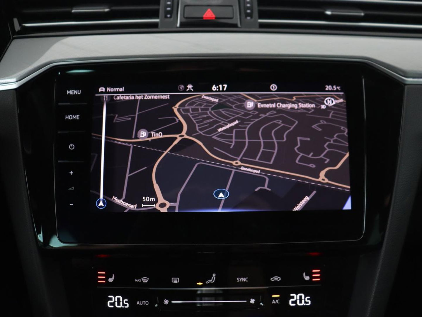 Volkswagen Passat 1.4 TSI PHEV GTE | Panoramadak | Leder | Trekhaak | Stoelverwarming | Camera | Marix LED | Massage | Virtual Cockpit | Carplay | Navigatie | Memory | Adaptive cruise