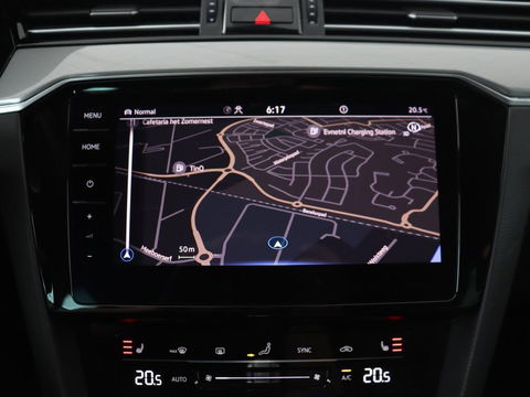 Volkswagen Passat 1.4 TSI PHEV GTE | Panoramadak | Leder | Trekhaak | Stoelverwarming | Camera | Marix LED | Massage | Virtual Cockpit | Carplay | Navigatie | Memory | Adaptive cruise