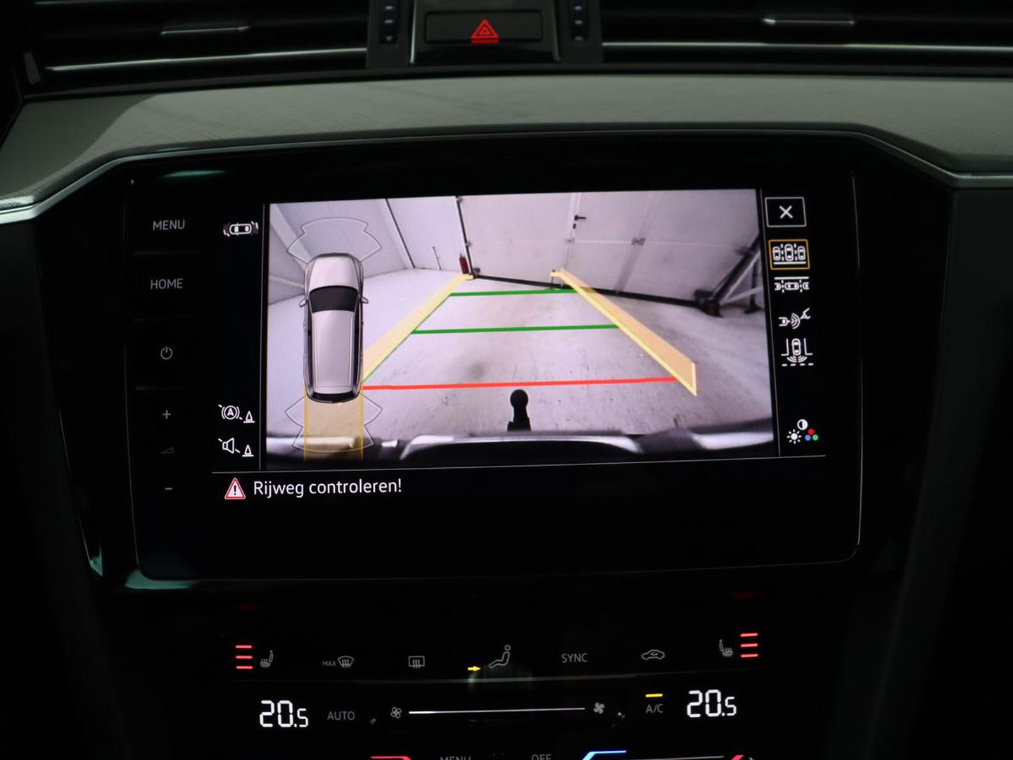 Volkswagen Passat 1.4 TSI PHEV GTE | Panoramadak | Leder | Trekhaak | Stoelverwarming | Camera | Marix LED | Massage | Virtual Cockpit | Carplay | Navigatie | Memory | Adaptive cruise