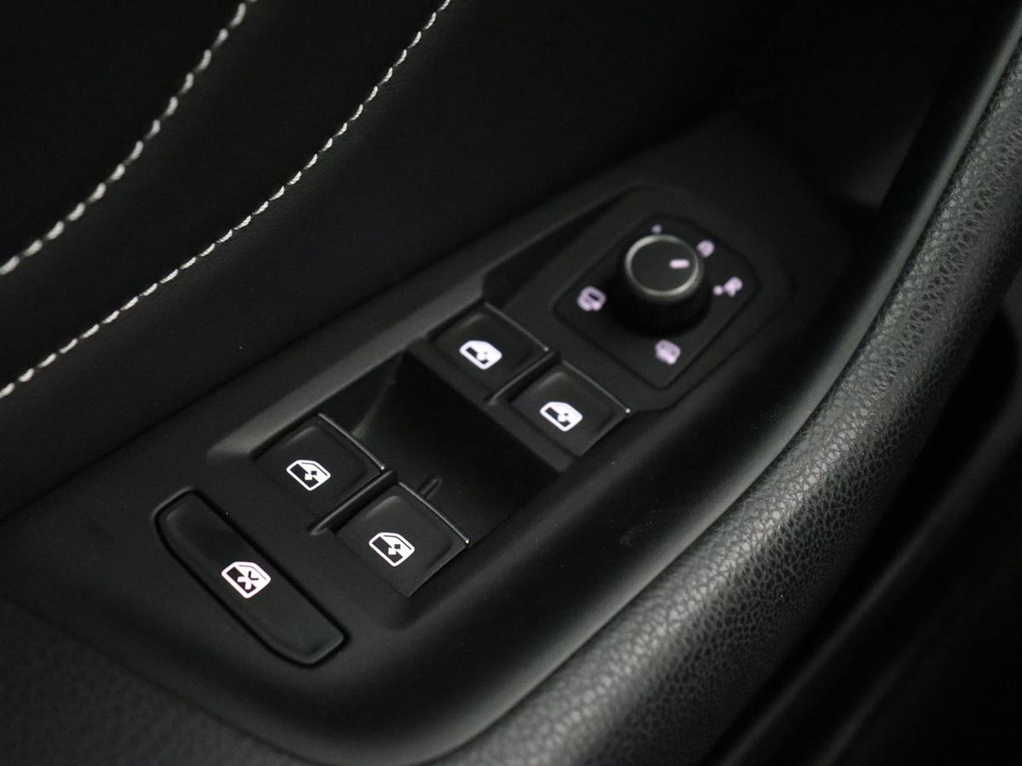 Volkswagen Passat 1.4 TSI PHEV GTE | Panoramadak | Leder | Trekhaak | Stoelverwarming | Camera | Marix LED | Massage | Virtual Cockpit | Carplay | Navigatie | Memory | Adaptive cruise