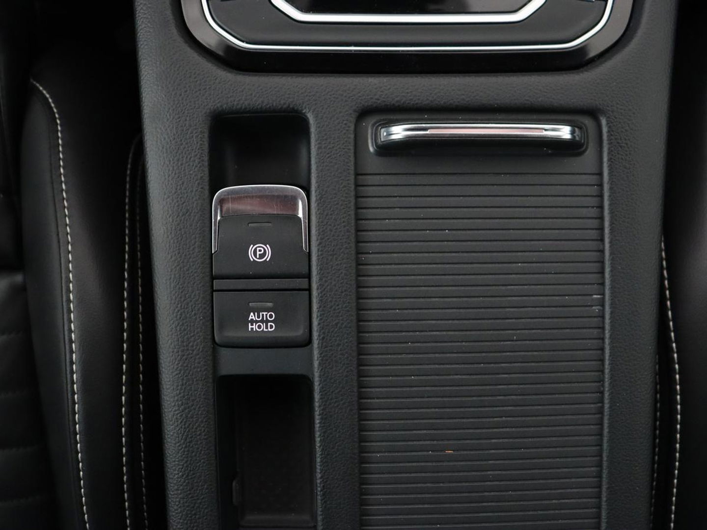 Volkswagen Passat 1.4 TSI PHEV GTE | Panoramadak | Leder | Trekhaak | Stoelverwarming | Camera | Marix LED | Massage | Virtual Cockpit | Carplay | Navigatie | Memory | Adaptive cruise