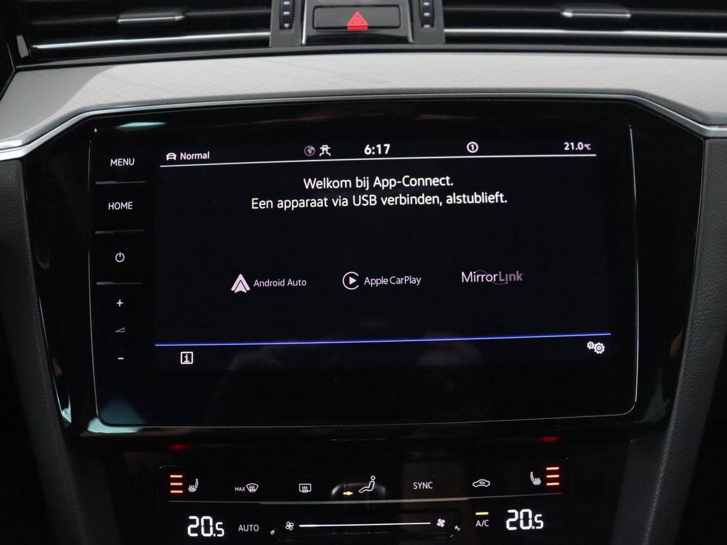 Volkswagen Passat 1.4 TSI PHEV GTE | Panoramadak | Leder | Trekhaak | Stoelverwarming | Camera | Marix LED | Massage | Virtual Cockpit | Carplay | Navigatie | Memory | Adaptive cruise