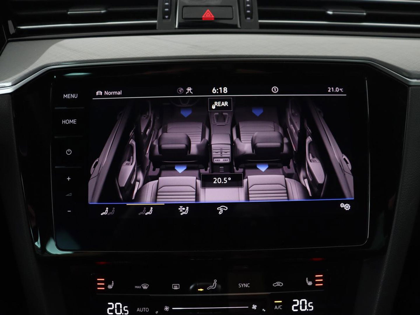 Volkswagen Passat 1.4 TSI PHEV GTE | Panoramadak | Leder | Trekhaak | Stoelverwarming | Camera | Marix LED | Massage | Virtual Cockpit | Carplay | Navigatie | Memory | Adaptive cruise