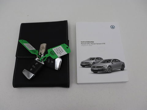 Volkswagen Passat 1.4 TSI PHEV GTE | Panoramadak | Leder | Trekhaak | Stoelverwarming | Camera | Marix LED | Massage | Virtual Cockpit | Carplay | Navigatie | Memory | Adaptive cruise
