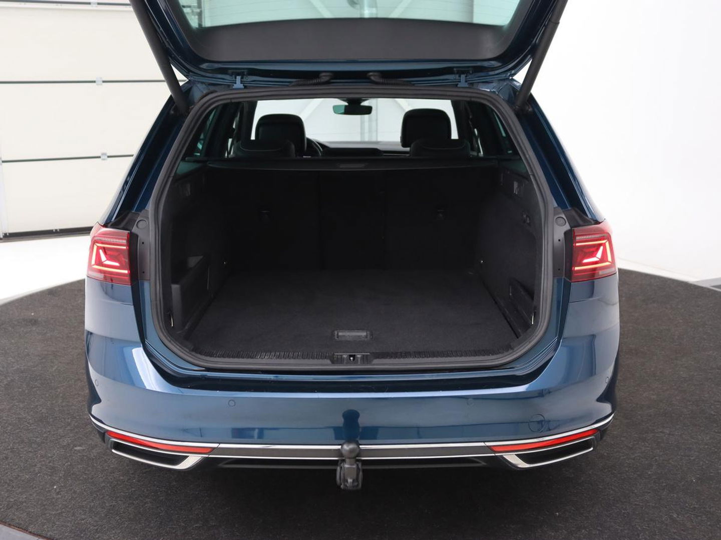 Volkswagen Passat 1.4 TSI PHEV GTE | Panoramadak | Leder | Trekhaak | Stoelverwarming | Camera | Marix LED | Massage | Virtual Cockpit | Carplay | Navigatie | Memory | Adaptive cruise