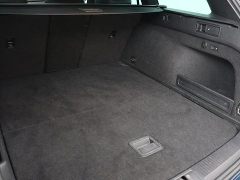Volkswagen Passat 1.4 TSI PHEV GTE | Panoramadak | Leder | Trekhaak | Stoelverwarming | Camera | Marix LED | Massage | Virtual Cockpit | Carplay | Navigatie | Memory | Adaptive cruise